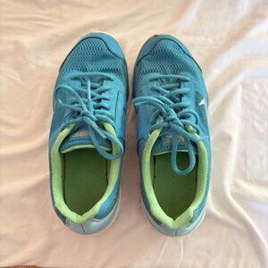 Nike Tri Fusion Run Blue Lagoon Silver Girls Size 6Y US Running Shoes Sneakers